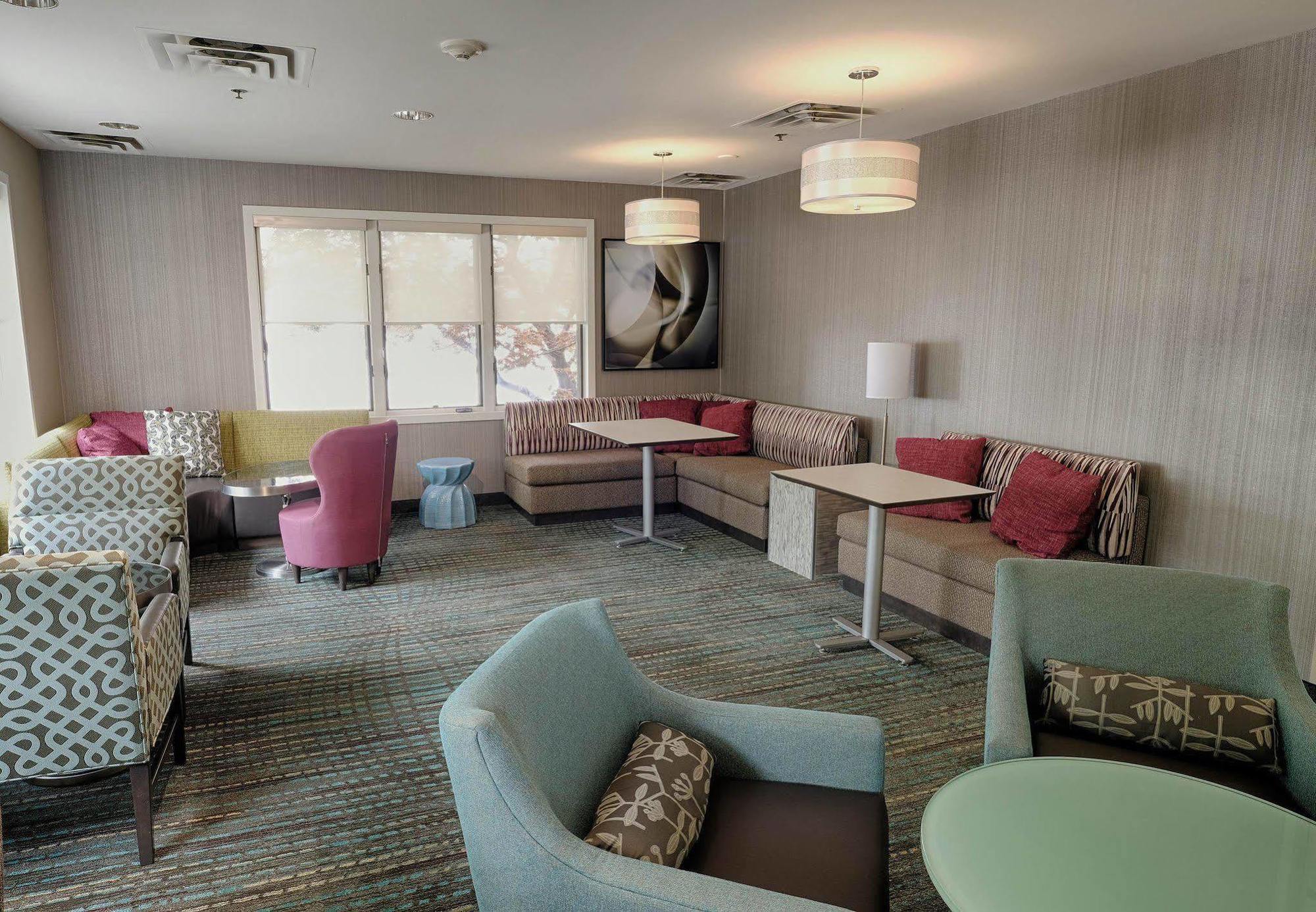Albany Airport Inn And Suites Latham Exterior foto